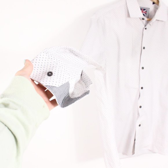 *Soul of London White Button Up Shirt WIth Circles - Picture 4 of 5